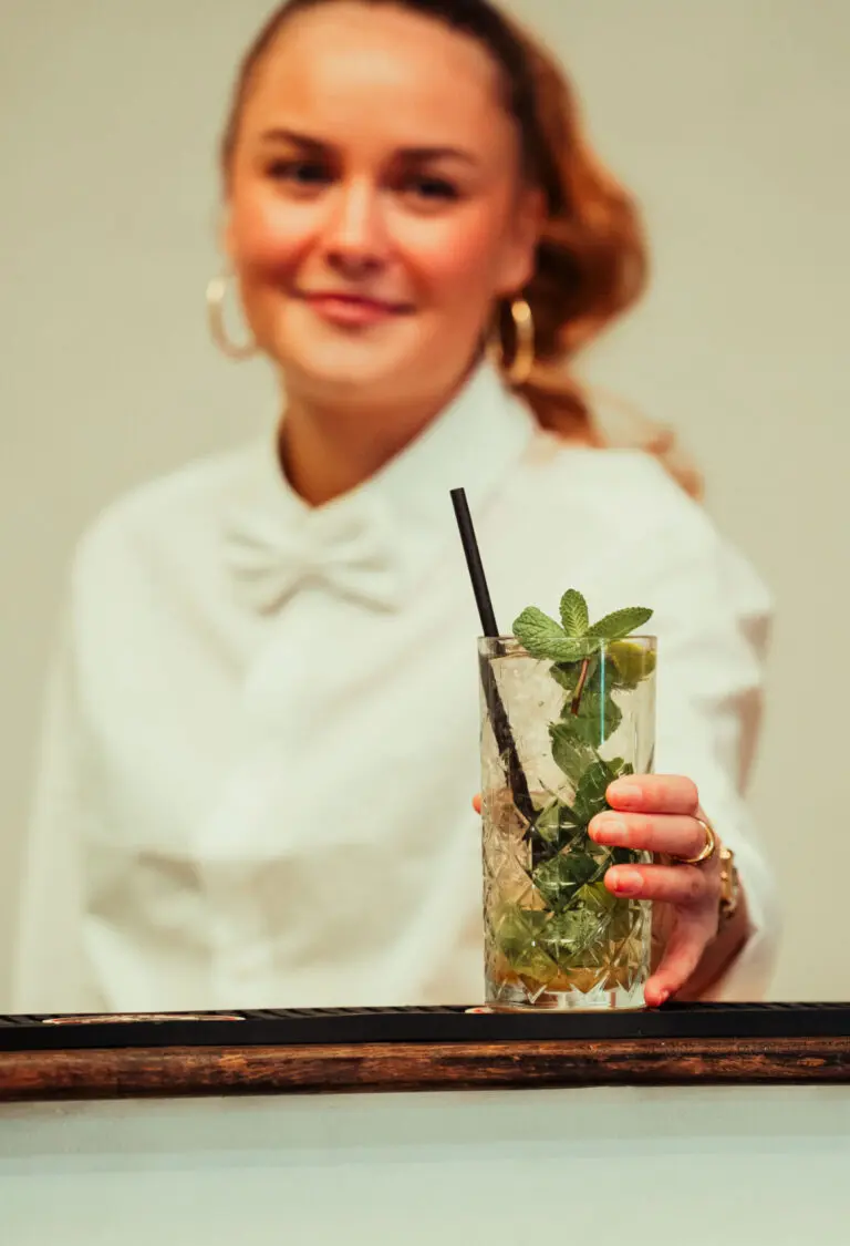 Lækre cocktails serveret til firmafester over hele landet af professionelle bartendere