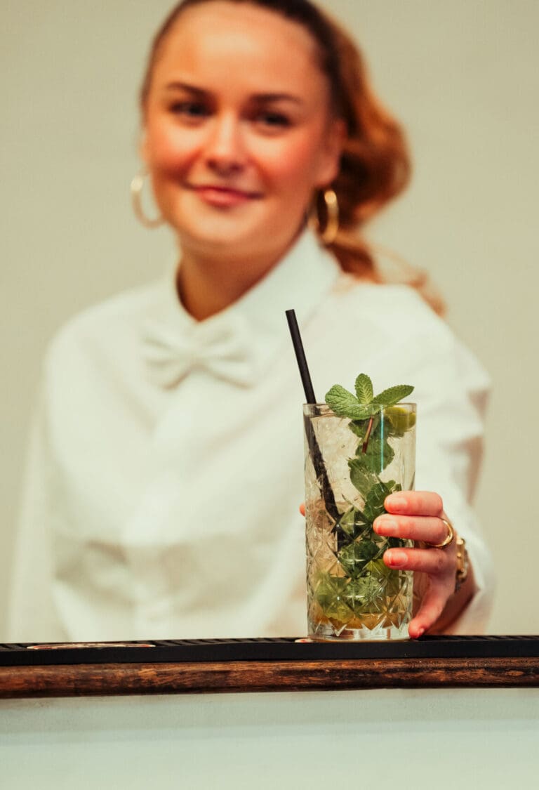 Lækre cocktails serveret til firmafester over hele landet af professionelle bartendere