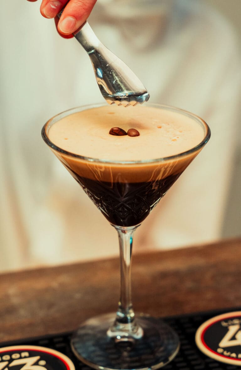 Espresso Martini fra drinkskortet til firmafest